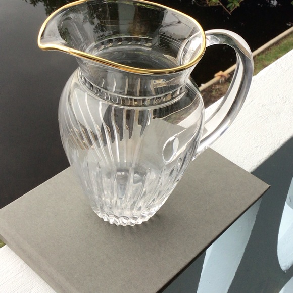 Waterford Crystal Marquis Hanover Cut, Clear Pitcher with Gold Trim - Picture 5 of 15